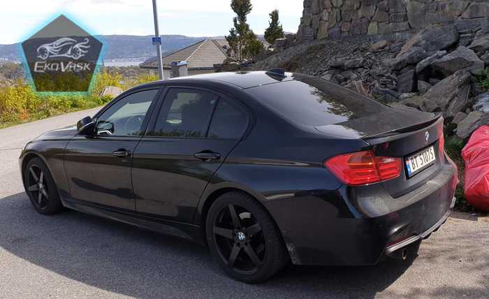Bildet av svart BMW 3-serie før EKOVASK på Askøy