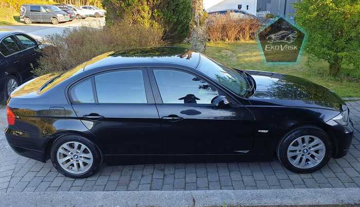 Bildet av BMW 3 Serie etter EKOVASK i Bergen