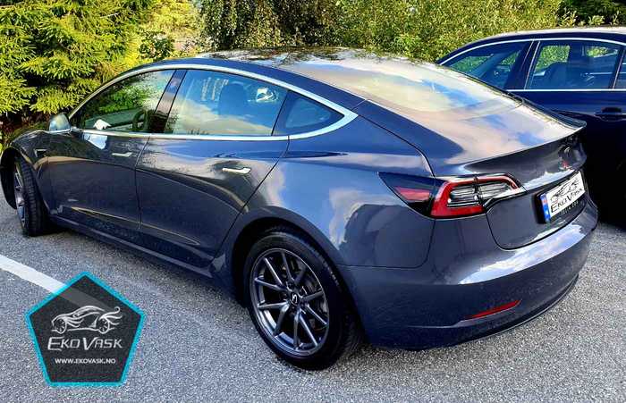 Tesla Model 3 etter Ekovask Nano bilpolering i Bønes (Bergen)