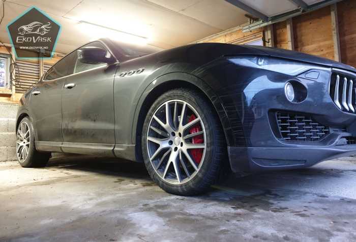 Maserati Levante før Ekovask utvendig bilvask